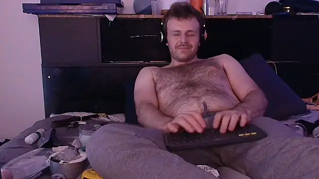 kinkyboipig online show from June 11, 6:17 pm