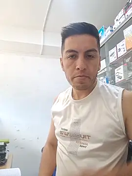 latinsexsteven online show from June 15, 8:45 pm