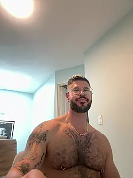 mrbighairychest online show from August 3, 8:15 pm