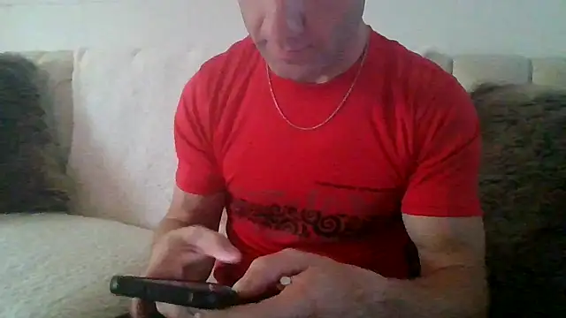 HotStraightDude online show from June 18, 3:06 pm