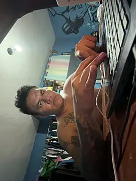 LatinoLeones online show from June 24, 6:27 am