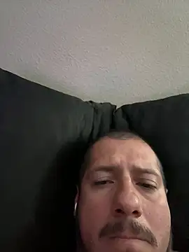 hoozurdaddy81 online show from June 29, 1:23 am