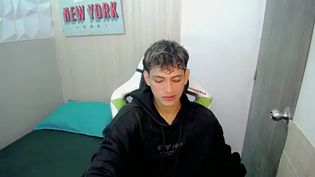 Cody juniorr  online show from August 1, 8:52 pm