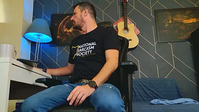 ChrisKox online show from October 18, 7:57 am