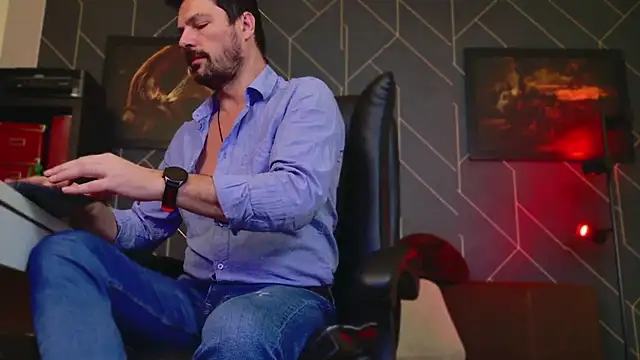 ChrisKox online show from December 14, 3:36 pm