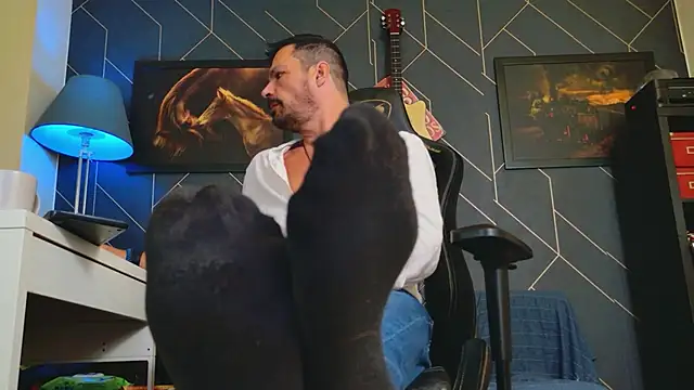 ChrisKox online show from October 12, 3:11 am