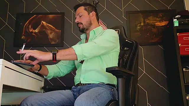 ChrisKox online show from March 23, 7:42 am