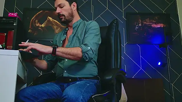 ChrisKox online show from December 9, 9:06 am