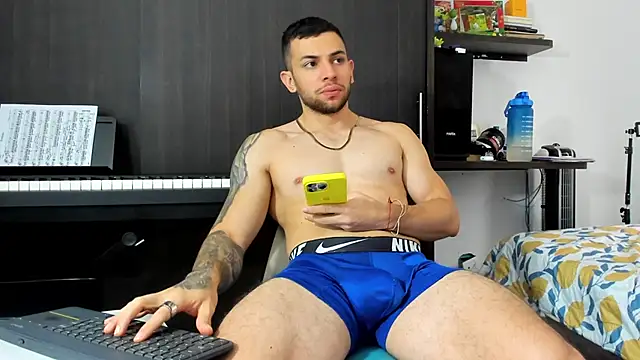 logan smith online show from February 6, 12:46 pm