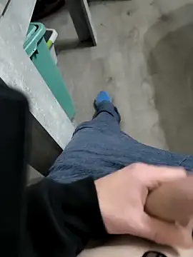 Snapshot of Steveschaw chatting on September 30, 4:07 am Steveschaw online show from September 30, 4:07 am