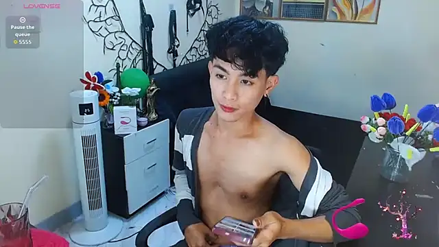 WildestTwink online show from October 25, 6:53 pm