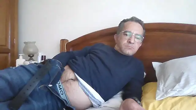 CarlosRocha73 online show from May 6, 10:38 am