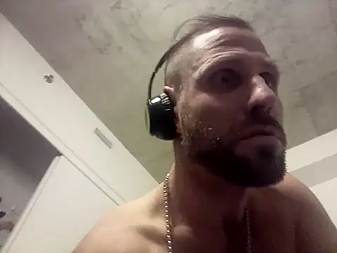 Snapshot of FckbbOy chatting on December 27, 4:47 am FckbbOy online show from December 27, 4:47 am