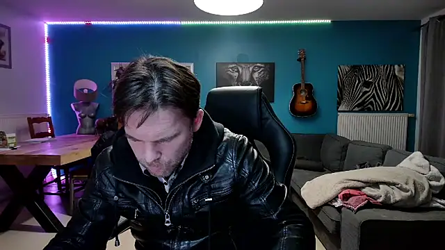 tom sauwer online show from December 14, 12:22 am