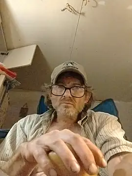 Snapshot of ROBERT0516 chatting on October 16, 5:37 am ROBERT0516 online show from October 16, 5:37 am