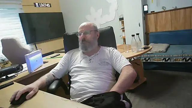 thomber1234 online show from August 1, 11:31 am