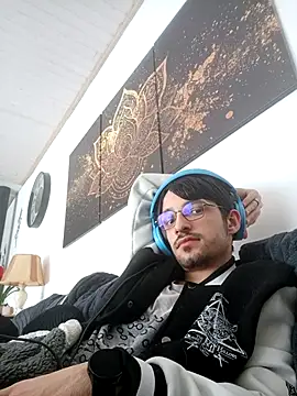 totolescientifique online show from April 27, 1:19 pm