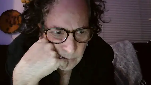 needmorecum online show from April 28, 4:28 am