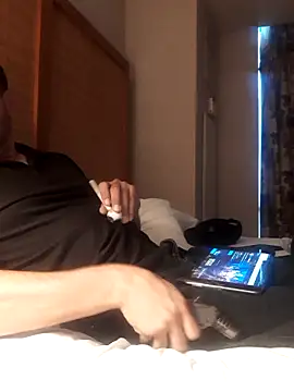 Snapshot of hottie212@xh chatting on September 25, 4:17 pm hottie212xh online show from September 25, 4:17 pm