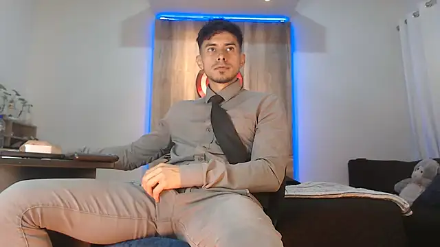 Andrew 4  online show from October 31, 2:46 am