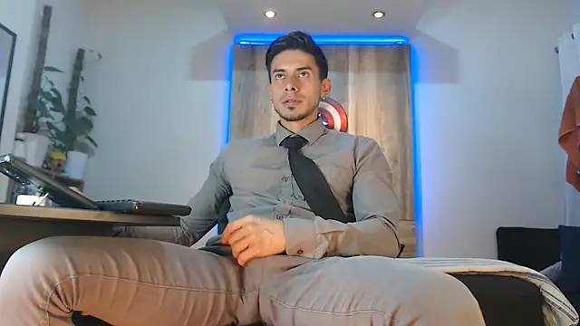 Andrew 4  online show from March 10, 5:13 am