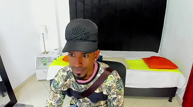 Snapshot of anhtony_wayans chatting on February 3, 11:36 pm anhtony wayans online show from February 3, 11:36 pm