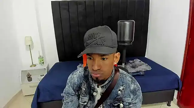 Snapshot of anhtony_wayans chatting on December 18, 11:40 pm anhtony wayans online show from December 18, 11:40 pm