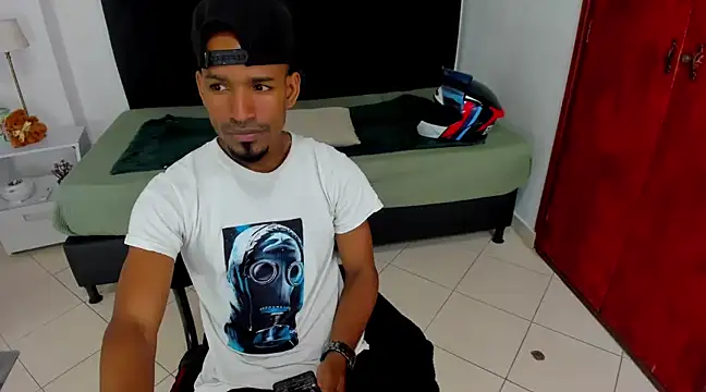 Snapshot of anhtony_wayans chatting on March 6, 12:32 am anhtony wayans online show from March 6, 12:32 am