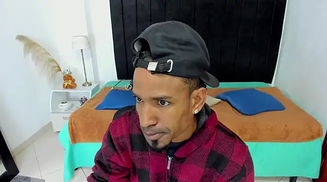 Snapshot of anhtony_wayans chatting on February 25, 12:03 am anhtony wayans online show from February 25, 12:03 am