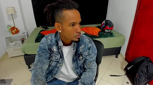 Snapshot of anhtony_wayans chatting on March 6, 11:42 pm anhtony wayans online show from March 6, 11:42 pm