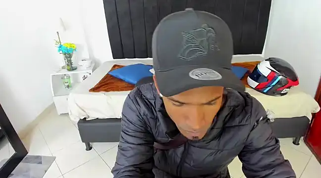 Snapshot of anhtony_wayans chatting on February 8, 12:38 am anhtony wayans online show from February 8, 12:38 am