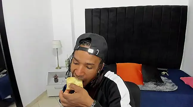 Snapshot of anhtony_wayans chatting on December 15, 8:58 pm anhtony wayans online show from December 15, 8:58 pm