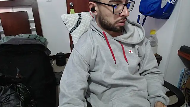 fvckolombianguyy online show from October 9, 11:59 am