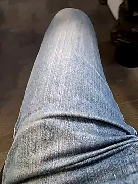 Snapshot of paradisiaquexxx chatting on February 18, 12:17 pm paradisiaquexxx online show from February 18, 12:17 pm