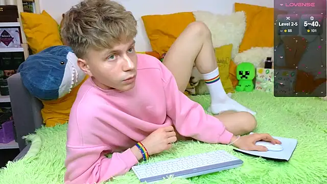 LandelRay online show from March 21, 5:17 pm