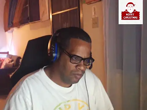 Snapshot of thesugar32 chatting on December 13, 1:48 am thesugar32 online show from December 13, 1:48 am