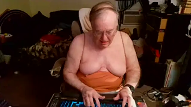 Toastir online show from December 17, 11:44 pm