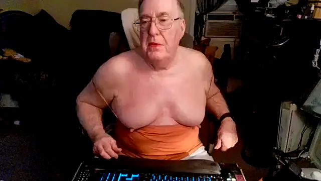 Toastir online show from September 27, 8:06 pm