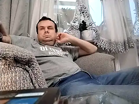 grzes19763 online show from December 15, 2:03 pm