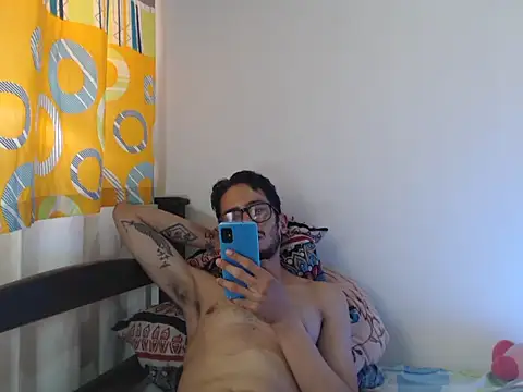 alisterxxx online show from April 15, 6:41 pm