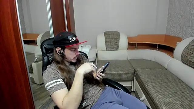 Marrymepls online show from March 4, 4:25 pm