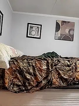 Snapshot of MaddyC6992 chatting on February 3, 7:40 am MaddyC6992 online show from February 3, 7:40 am