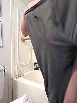 Snapshot of MaddyC6992 chatting on February 18, 5:09 am MaddyC6992 online show from February 18, 5:09 am