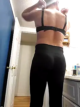 Snapshot of MaddyC6992 chatting on February 8, 12:49 am MaddyC6992 online show from February 8, 12:49 am