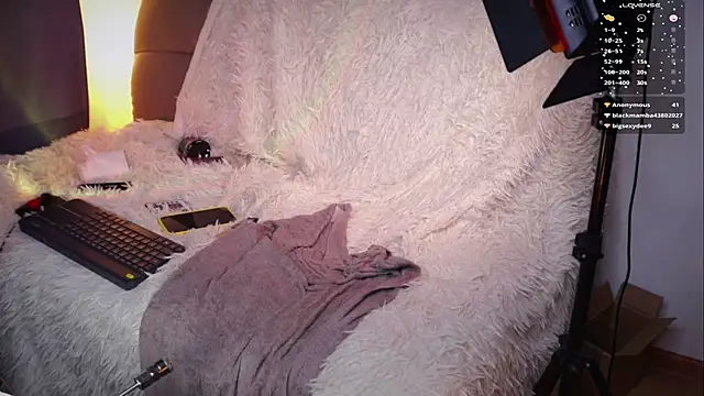 aesthetic boyy online show from October 6, 6:01 pm