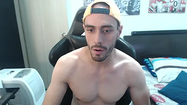 samuelgarcia  online show from December 18, 2:21 am