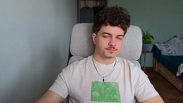 Remy Miles online show from April 24, 5:54 am