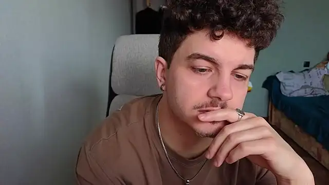 Remy Miles online show from March 22, 5:12 am