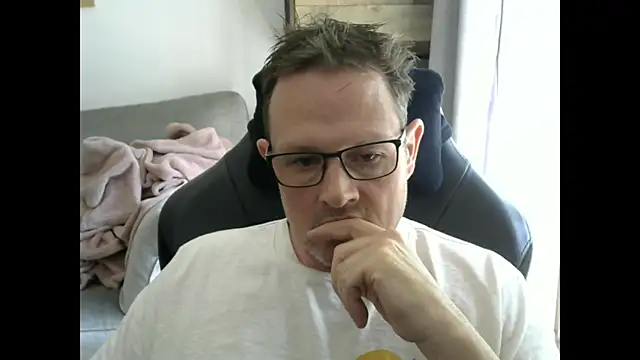 ZebedeePirate online show from April 17, 12:30 pm