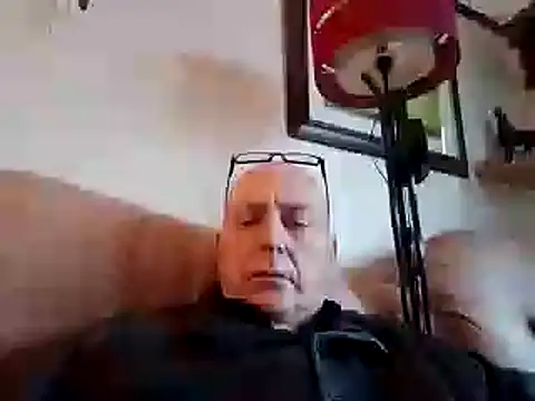 Snapshot of keeenn11 chatting on February 13, 8:17 am keeenn11 online show from February 13, 8:17 am